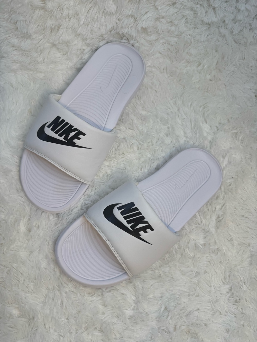 Men’s Nike slides size 11